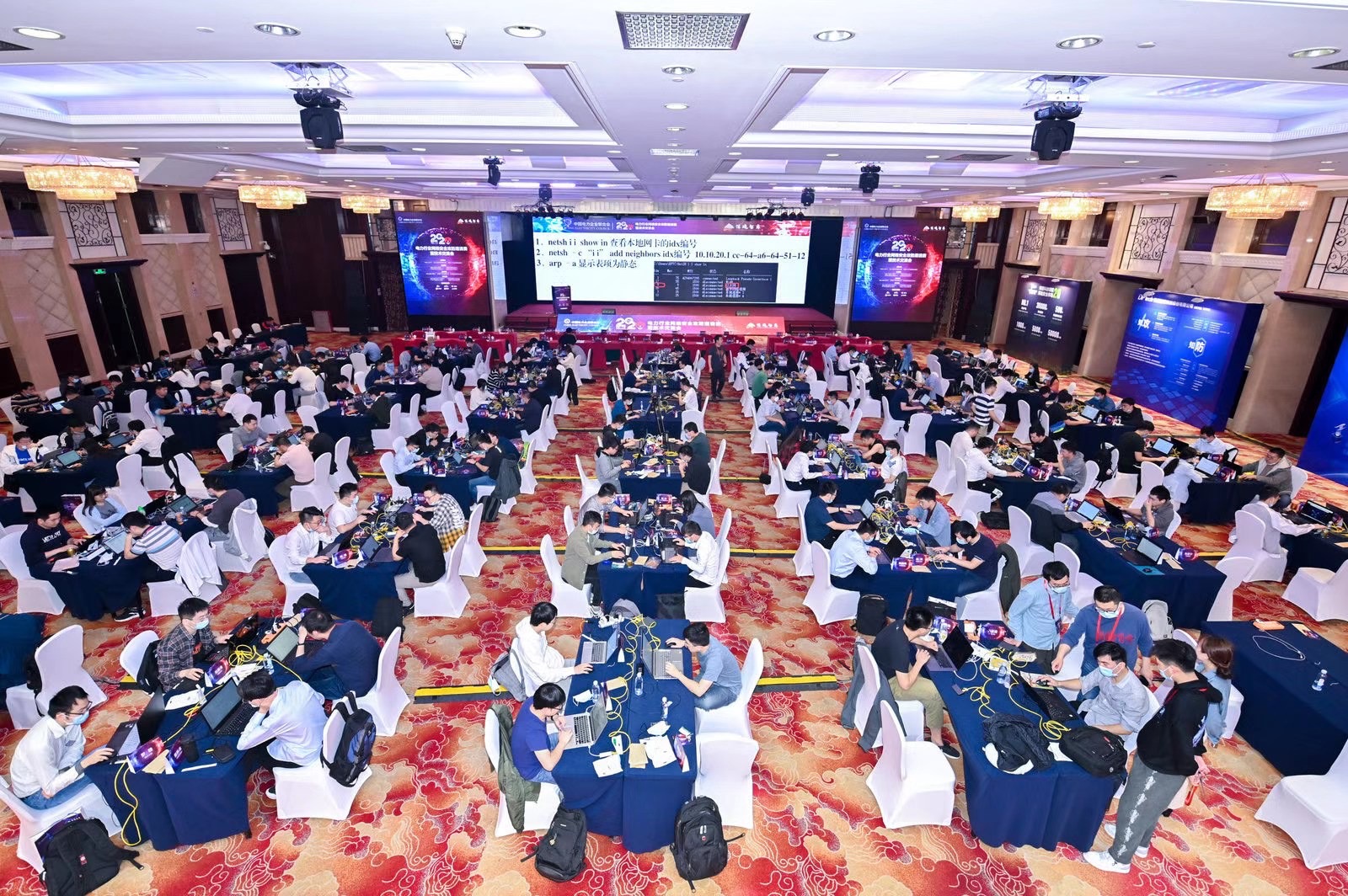 图片包含 桌子, 室内, 食物, 监控描述已自动生成